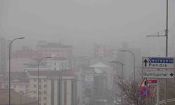 Anadolu Yakası'nda Sis Kaosu: Görüş Mesafesi Azaldı, Sürücüler Zorda