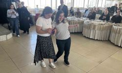 Annenin gözyaşları mutluluğun ifadesi