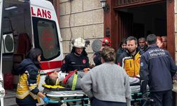 Antalya'da depoya inmeye çalışan genç düştü