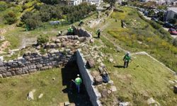 Antik surlarda bahar temizliği başladı