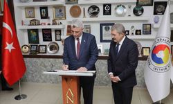 Bakan Bolat, Van Ticaret ve Sanayi Odası'nda müjdeli haberi duyurdu