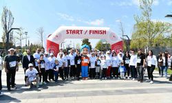 Balıkesir'de otizm farkındalığı için koşu etkinliği düzenlendi