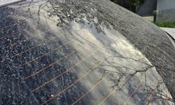 Bandırma'da Çöl Tozu Yağışı, Araçlar Çamurla Kaplandı