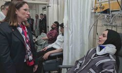 Bartın Valisi Arslan, kazadan sonra yaralıları hastanede ziyaret etti