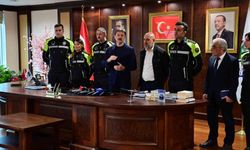 Başkan Bahadır, 3 aylık bebeğin hayatını kurtaran zabıta ekibini onurlandırdı