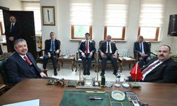 Başkan Hamamcı, Vali Yılmaz'a Belediyenin Çalışmaları Hakkında Bilgi Sundukları Ziyaret Gerçekleştirdi