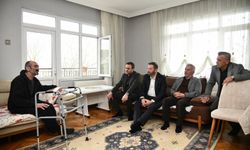 Başkan Özlü, hastalara moral ziyaretinde bulundu