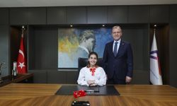 Başkan Seçer, çocuklara makamını devretti