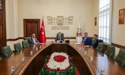 Bilecik Valisi ve İl Müdürü çevrim içi toplantıda bir araya geldi