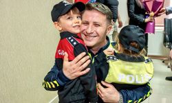 Bilecik'te anaokulu öğrencilerinden polislere 181. yıl sürprizi