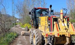 Bilecik'te arazilerde greyderle yol düzenleme çalışması
