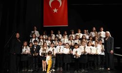 Bilecik'ten genç sanatçılar Bursa'daki festivalde performans sergiledi