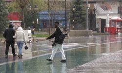 Bolu'da Sabah Saatlerinde Sağanak Yağış Hayatı Olumsuz Etkiledi
