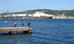 Boru döşeme gemisi 'Castorone', Çanakkale Boğazı'nı geçti