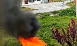 Boş arazide ateşlenen koltuklar paniğe neden oldu