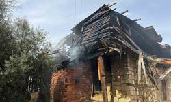 Burdur'da boş ahşap evde çıkan yangın