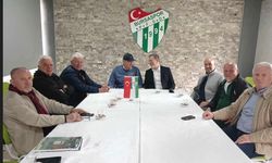 Bursaspor'un efsane kaptanı Özden'in kitabı öğrencilere ulaştı