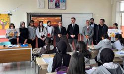 Çaldıran Müftülüğü'nden öğretmenlere moral çiçeği