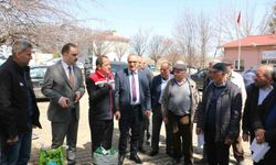 Çayırlı'da 133 çiftçiye 10 ton yonca tohumu verildi