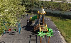 Çayırova'da park oyun grupları yıkanıyor