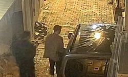 Çeşme'de Park Halindeki Araçlara Hırsızlık Girişimi, 35 Kamera İncelemesiyle Çözüldü