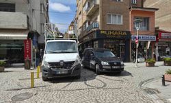 Dar sokakta yanlış park trafiği olumsuz etkiledi