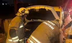 Defne'de hafif ticari araçta motor yangını meydana geldi