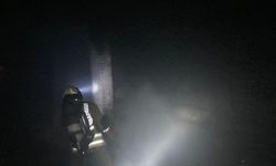 Dörtyol'da Metruk Bina Alev Alev Yandı