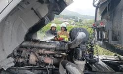 Dörtyol'da tır motorunda alevler yükseldi
