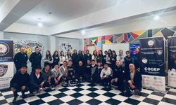 Dursunbey'de 50 öğrenciye kurs malzemesi desteği