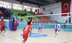 Elazığ'da genç erkek voleybol grup birinciliği start aldı