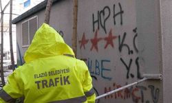 Elazığ'da görüntü kirliliği yaratan duvar yazıları temizleniyor