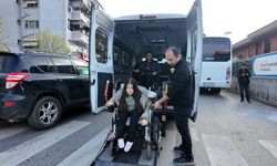 Engelsiz Taksi, Sınavda Adayların Yanında