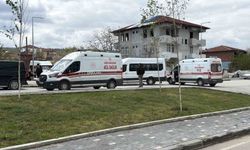 Erbaa'da öğrenci servisi ve otomobil çarpıştı: 10 öğrenci yaralı