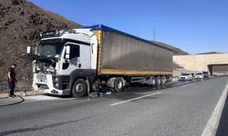 Erzincan'da hareket halindeki tırda yangın paniği