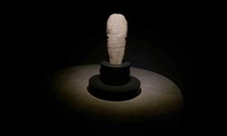 Erzurum'daki 2 bin 500 yıllık 'Taş Baba' heykeli ziyaretçilerin ilgisini çekiyor