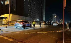 Esenyurt'ta motosiklet, karşıya geçmeye çalışan yayaya çarptı: 1 ölü, 2 yaralı