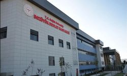 Fabrikada çatıdan düşen işçi ağır yaralı