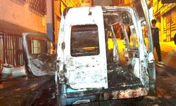 Fatih'te otomobilde yangın paniği