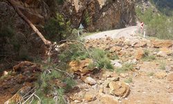 Feke-Saimbeyli karayolu trafiğe kapandı