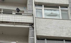 Fırtına sırasında 6'ncı kattan düşen cam, yürüyen vatandaşın kafasına isabet etti