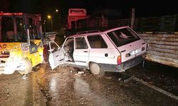 Forklift Yük İndirirken Yola Çıktı, Otomobil Çarpmasıyla 4 Kişi Yaralandı