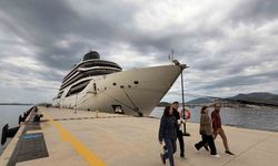 Four Seasons 1 gemisi 137 yolcu ile Bodrum'a yanaştı