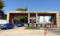 Gaziantep'te Jandarma, 2 Bin 280 Aranan Şahsı Kıskıvrak Yakaladı