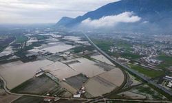 Gediz Nehri'ndeki Taşkın Yerleşim Bölgelerine Sıçradı