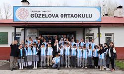 Güzelova'da 23 Nisan coşkusu: Rektör Hacımüftüoğlu, çocuklarla bayram mutluluğunu paylaştı