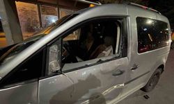 Hafif ticari araç, üniversite öğrencisini yaraladı: 3 kişi hastaneye kaldırıldı