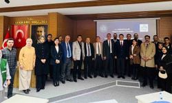 Hakkari'de 'Dijital İletişim' paneli gerçekleştirildi