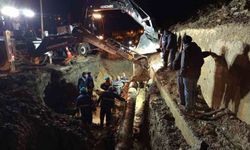 Hakkari'de Toprak Kayması İçme Suyu Hattını Etkiledi