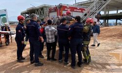 İnşaatta beton makinesi işçiyi yaraladı